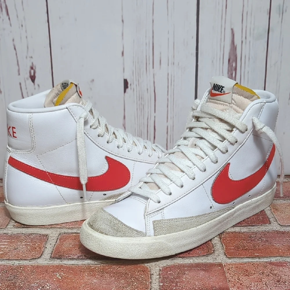 NIKE Sail White Blazer Mid 77 Habanero Red Logo High‎ Top Sneaker Women's 9.5